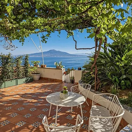 Alojamento de Acomodação e Pequeno-almoço Maison La Torretta Vico Equense